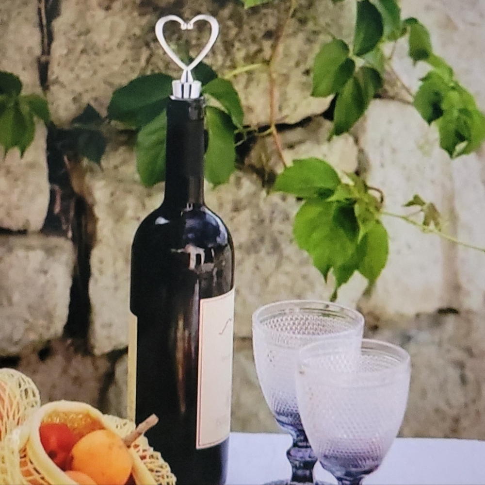 Elegant Smooth Heart Love Design Stainless Steel Reusable Wine Bottle